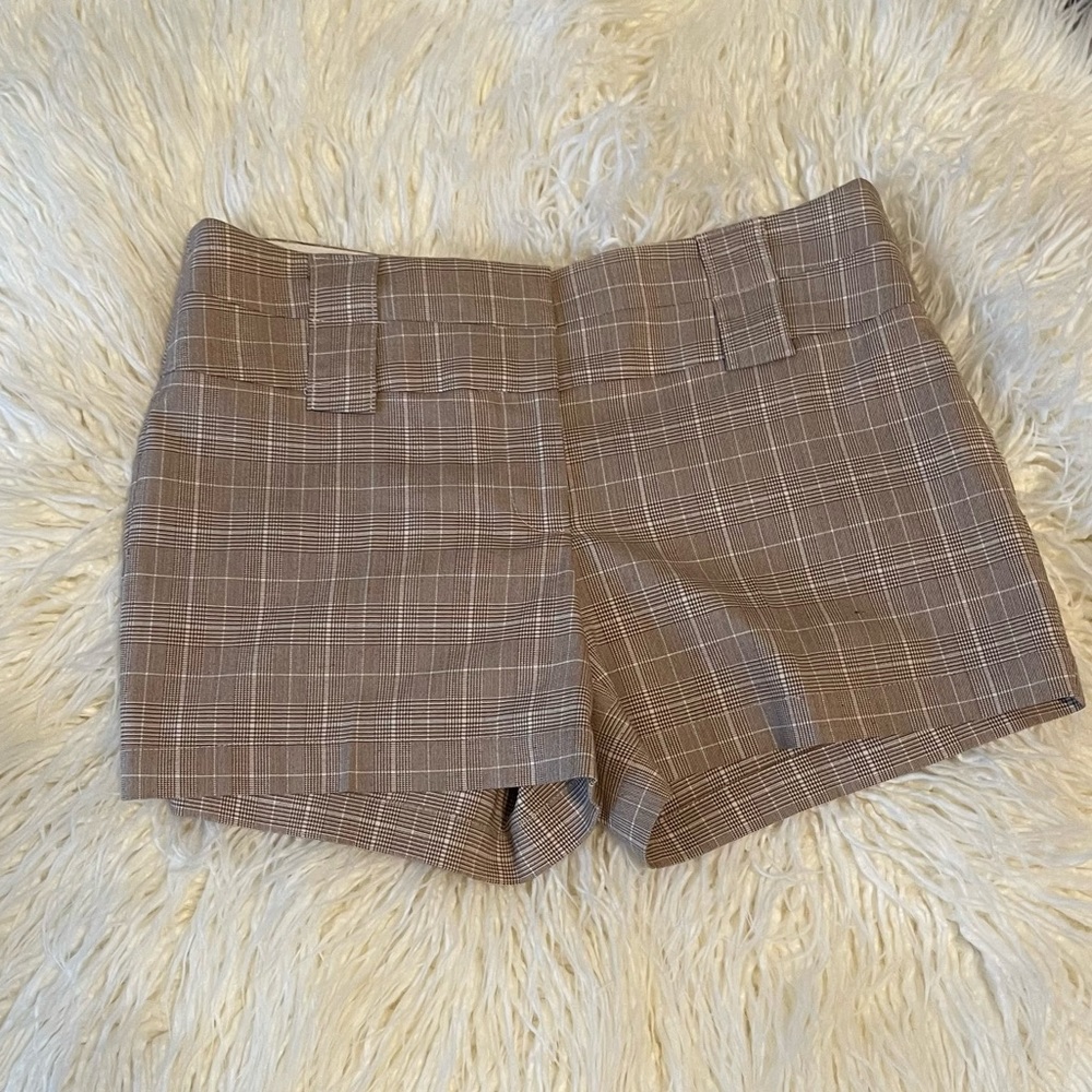 Shorts - Picture 2 of 3